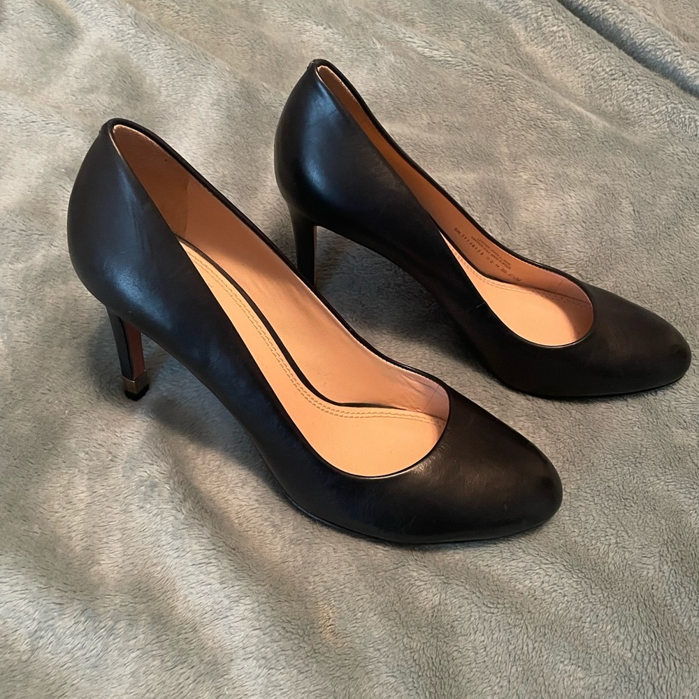 Tory Burch Almond Toe Heels 8.5